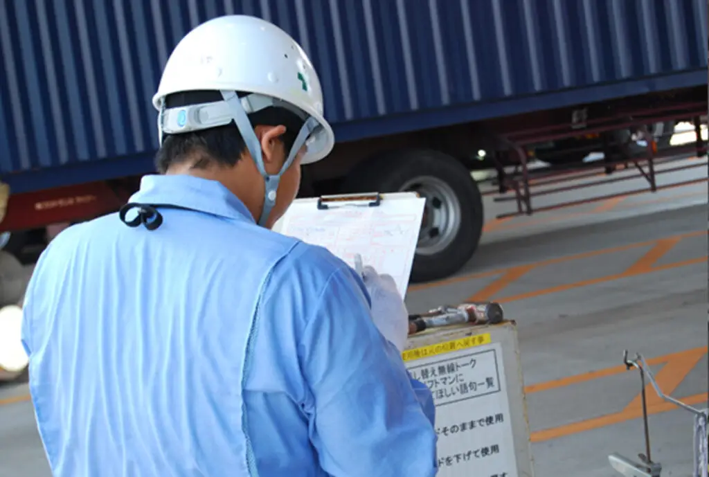 コンテナ点検業務